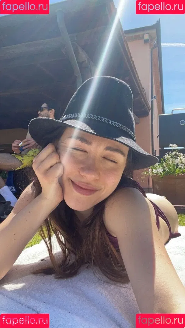 Aurora Ramazzotti / Michelle Hunziker's daughter / therealauroragram Onlyfans Photo Gallery 