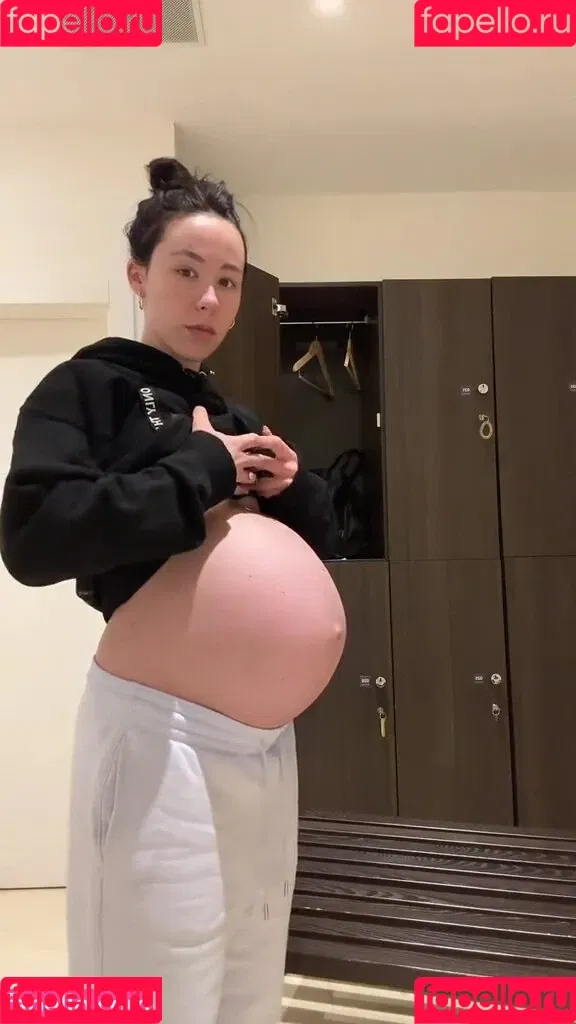 Aurora Ramazzotti / Michelle Hunziker's daughter / therealauroragram Onlyfans Photo Gallery 