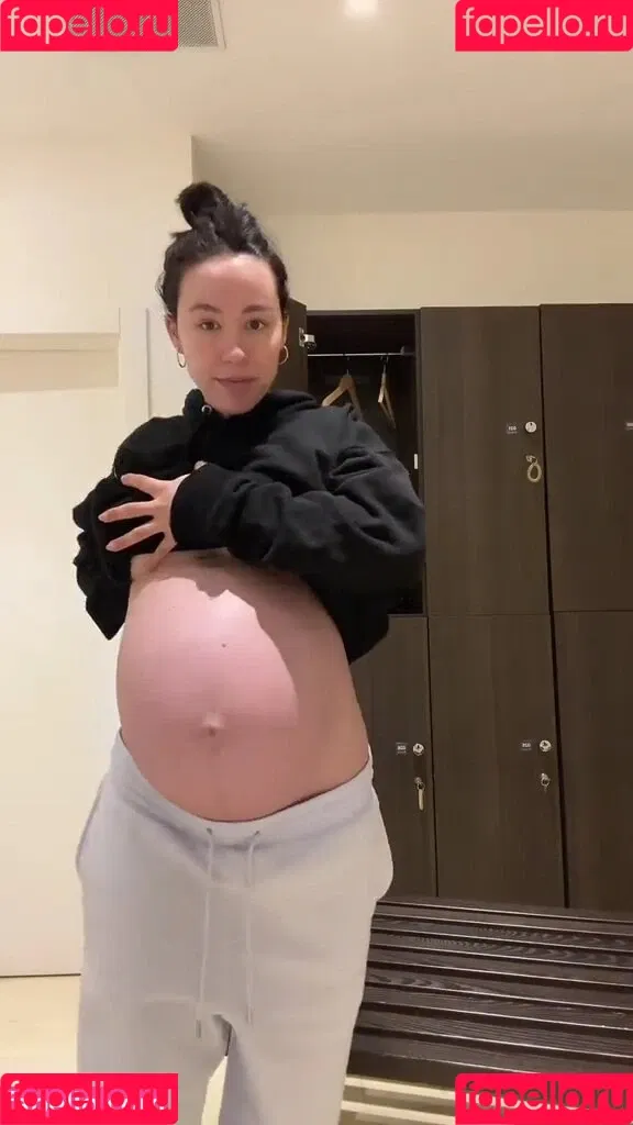 Aurora Ramazzotti / Michelle Hunziker's daughter / therealauroragram Onlyfans Photo Gallery 