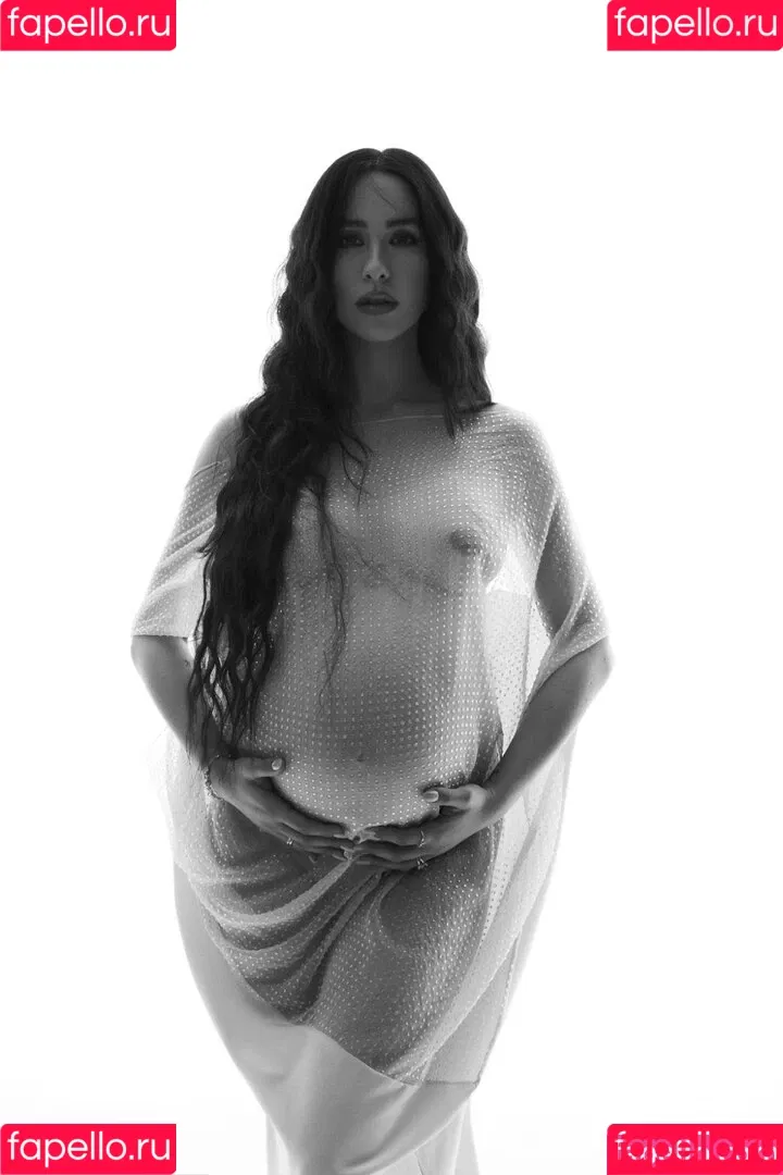 Aurora Ramazzotti / Michelle Hunziker's daughter / therealauroragram Onlyfans Photo Gallery 