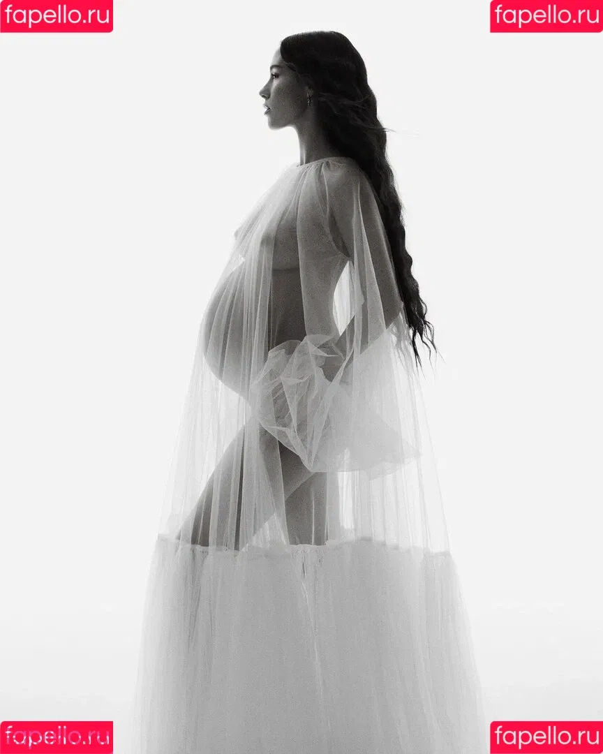 Aurora Ramazzotti / Michelle Hunziker's daughter / therealauroragram Onlyfans Photo Gallery 