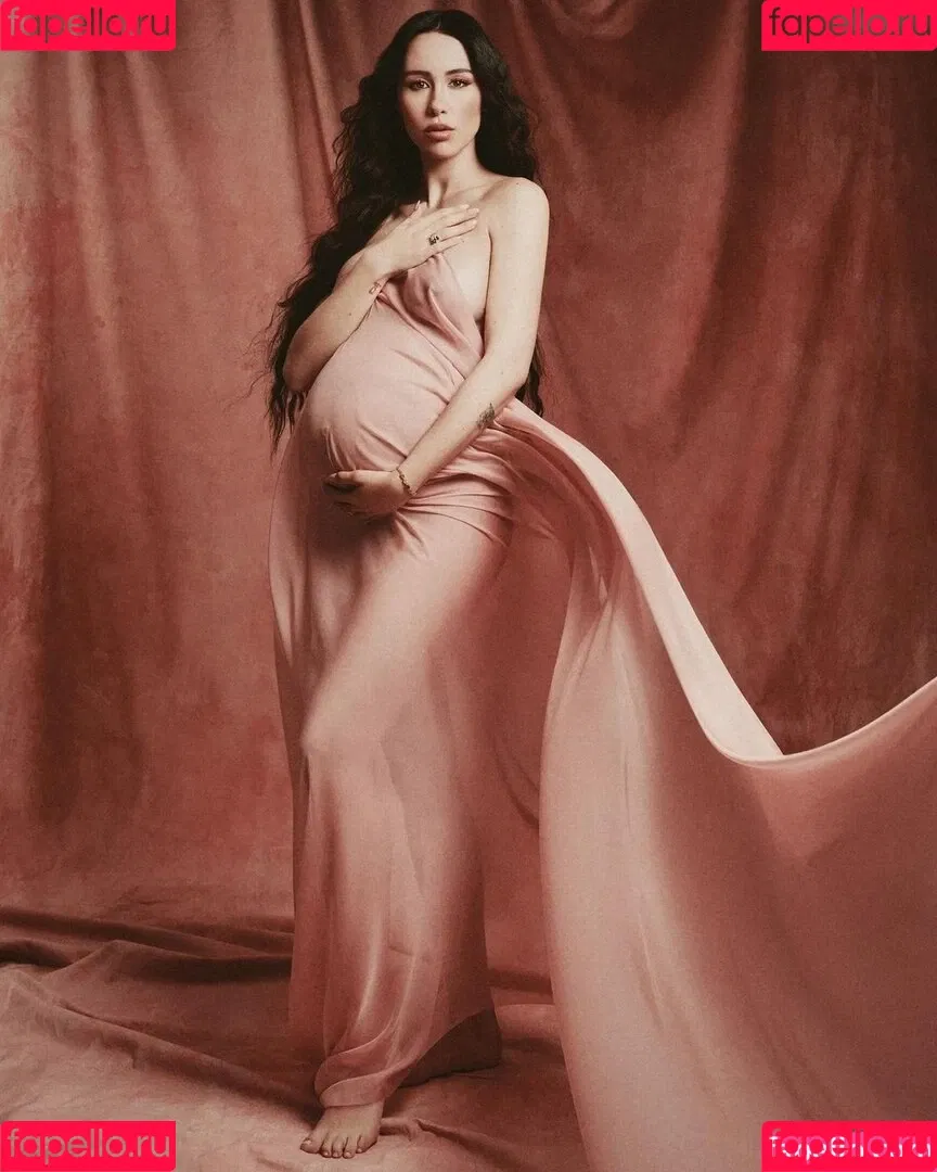 Aurora Ramazzotti / Michelle Hunziker's daughter / therealauroragram Onlyfans Photo Gallery 