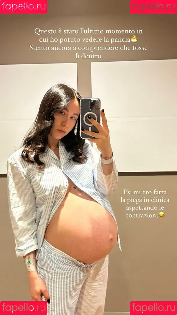 Aurora Ramazzotti / Michelle Hunziker's daughter / therealauroragram Onlyfans Photo Gallery 