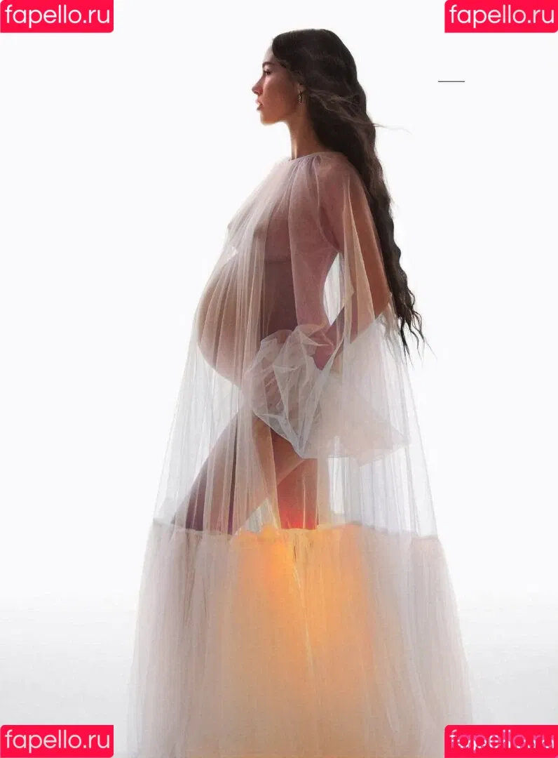 Aurora Ramazzotti / Michelle Hunziker's daughter / therealauroragram Onlyfans Photo Gallery 