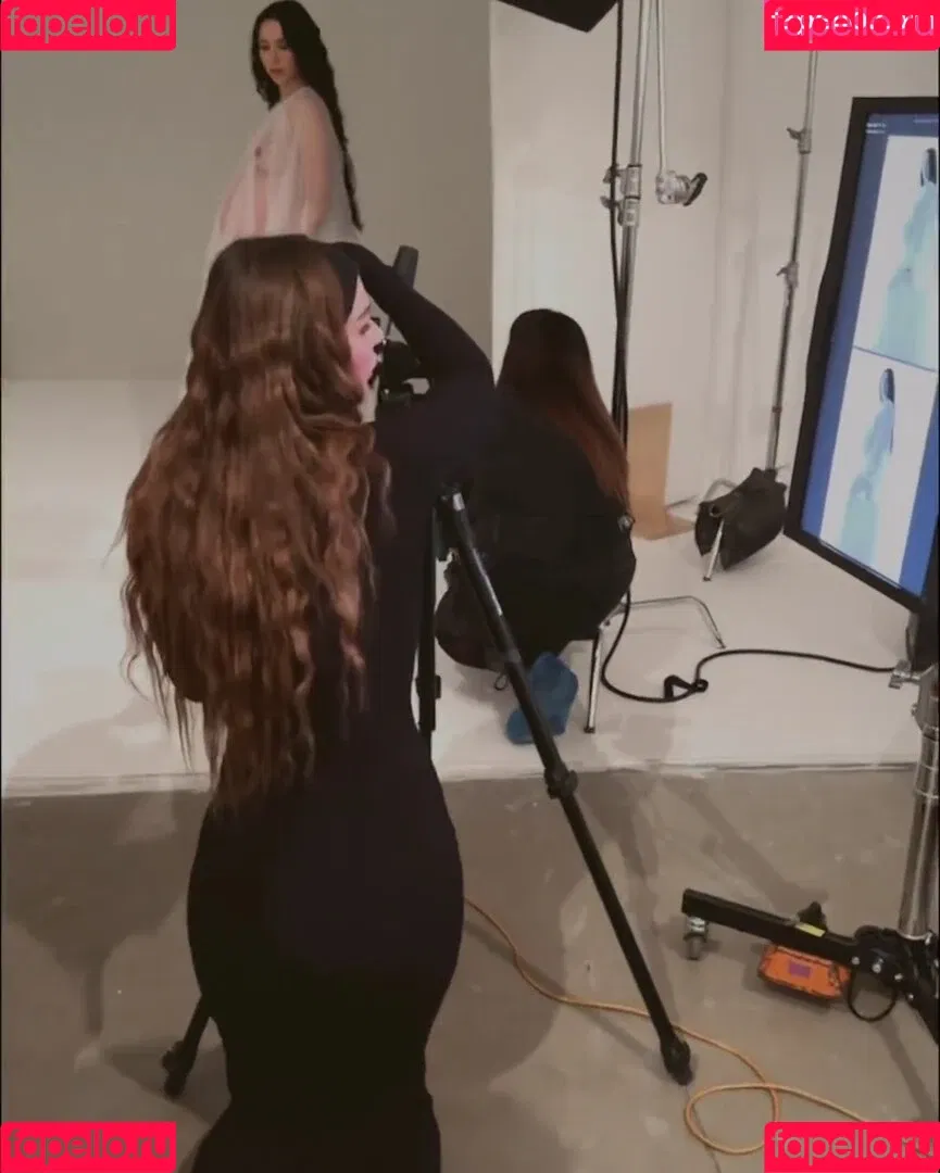 Aurora Ramazzotti / Michelle Hunziker's daughter / therealauroragram Onlyfans Photo Gallery 