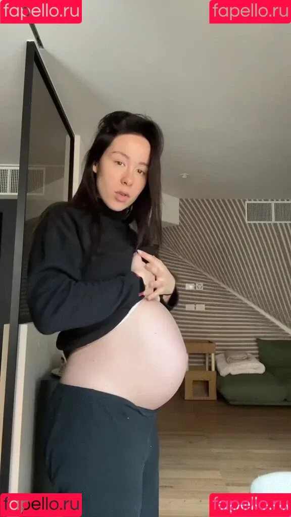 Aurora Ramazzotti / Michelle Hunziker's daughter / therealauroragram Onlyfans Photo Gallery 