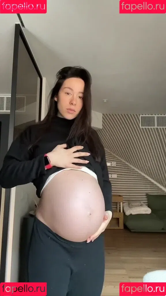 Aurora Ramazzotti / Michelle Hunziker's daughter / therealauroragram Onlyfans Photo Gallery 