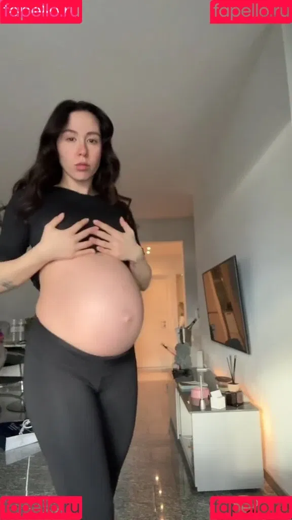 Aurora Ramazzotti / Michelle Hunziker's daughter / therealauroragram Onlyfans Photo Gallery 