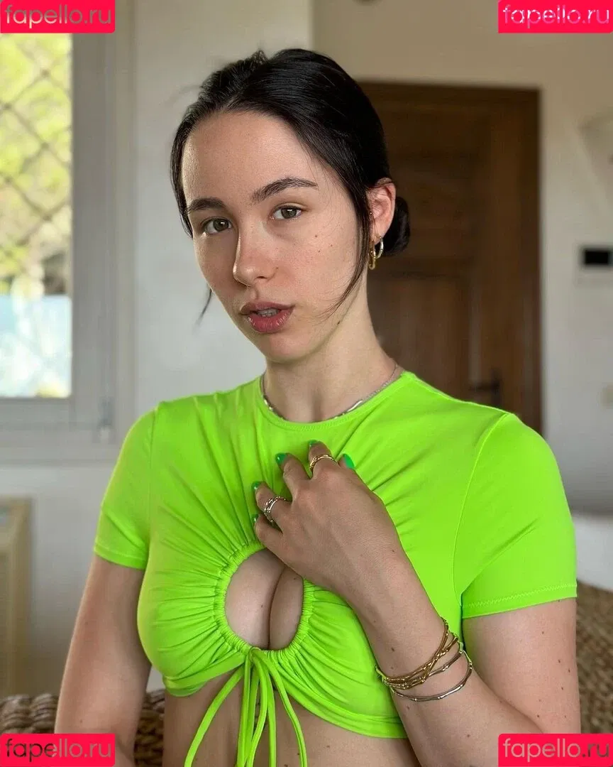 Aurora Ramazzotti / Michelle Hunziker's daughter / therealauroragram Onlyfans Photo Gallery 