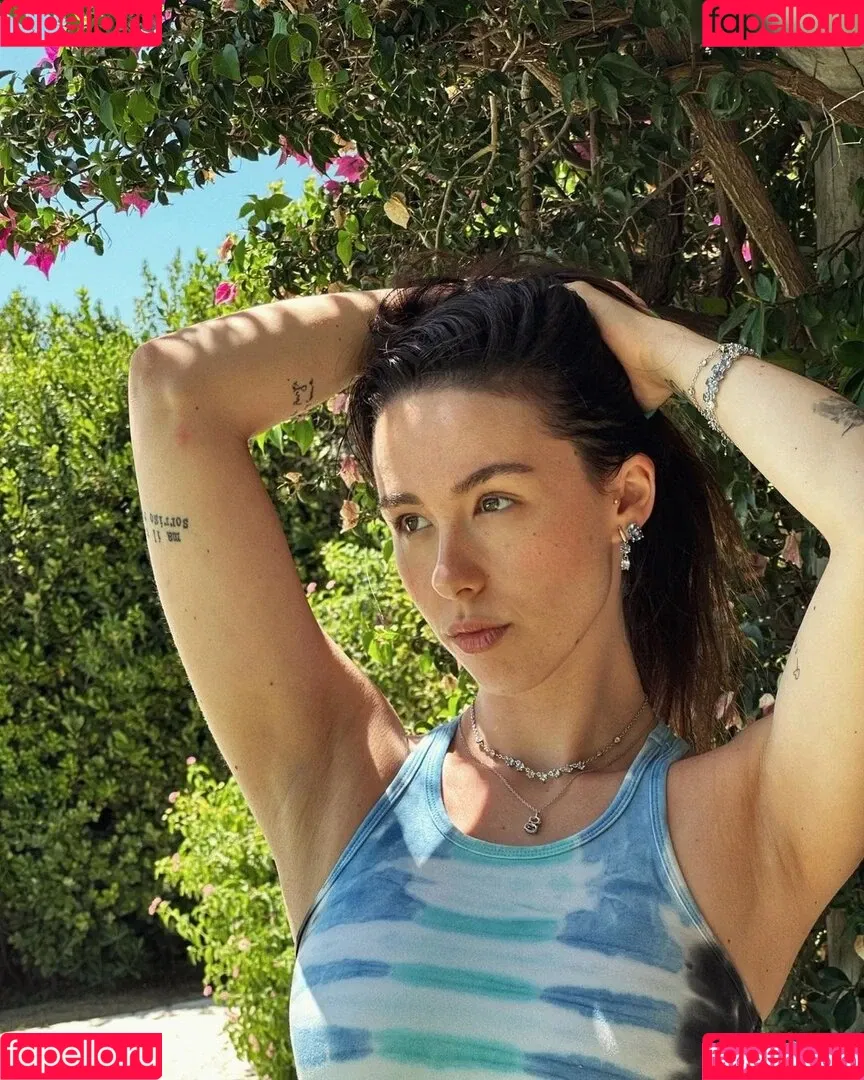 Aurora Ramazzotti / Michelle Hunziker's daughter / therealauroragram Onlyfans Photo Gallery 