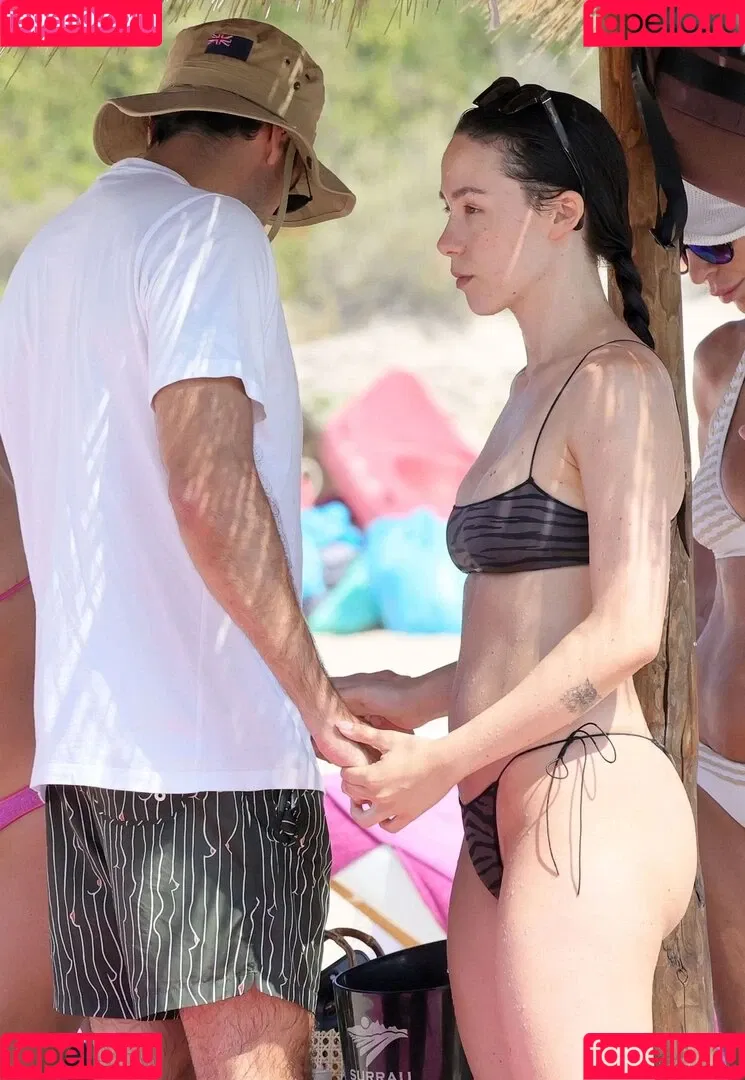 Aurora Ramazzotti / Michelle Hunziker's daughter / therealauroragram Onlyfans Photo Gallery 