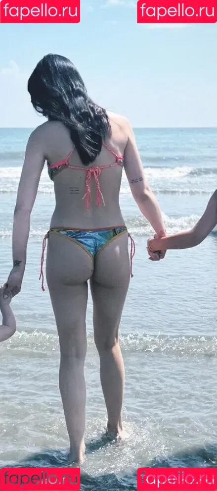 Aurora Ramazzotti / Michelle Hunziker's daughter / therealauroragram Onlyfans Photo Gallery 