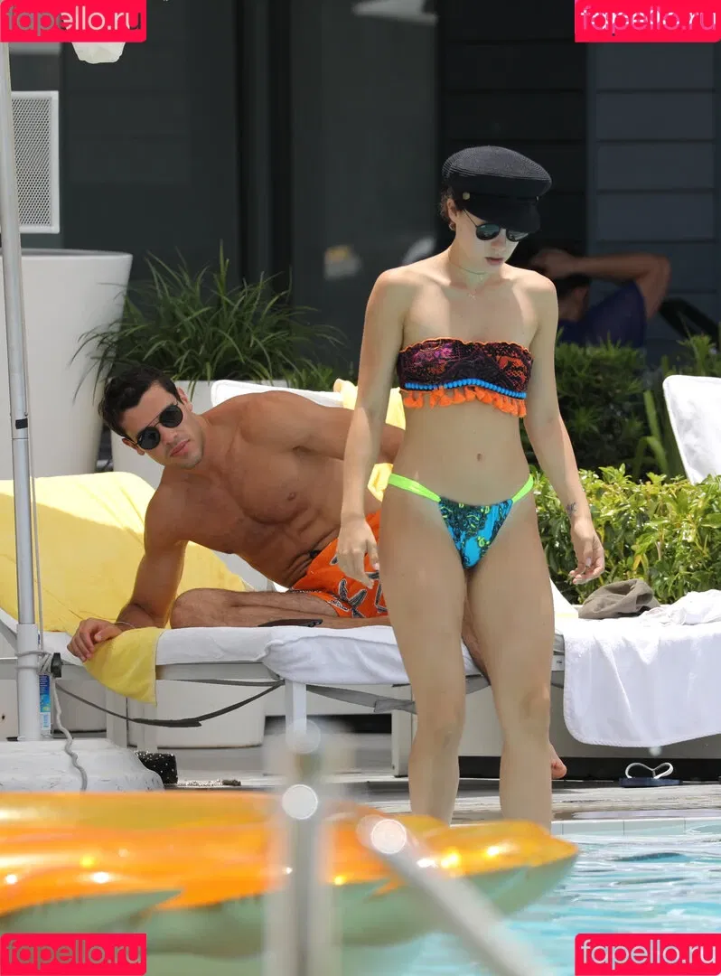 Aurora Ramazzotti / Michelle Hunziker's daughter / therealauroragram Onlyfans Photo Gallery 