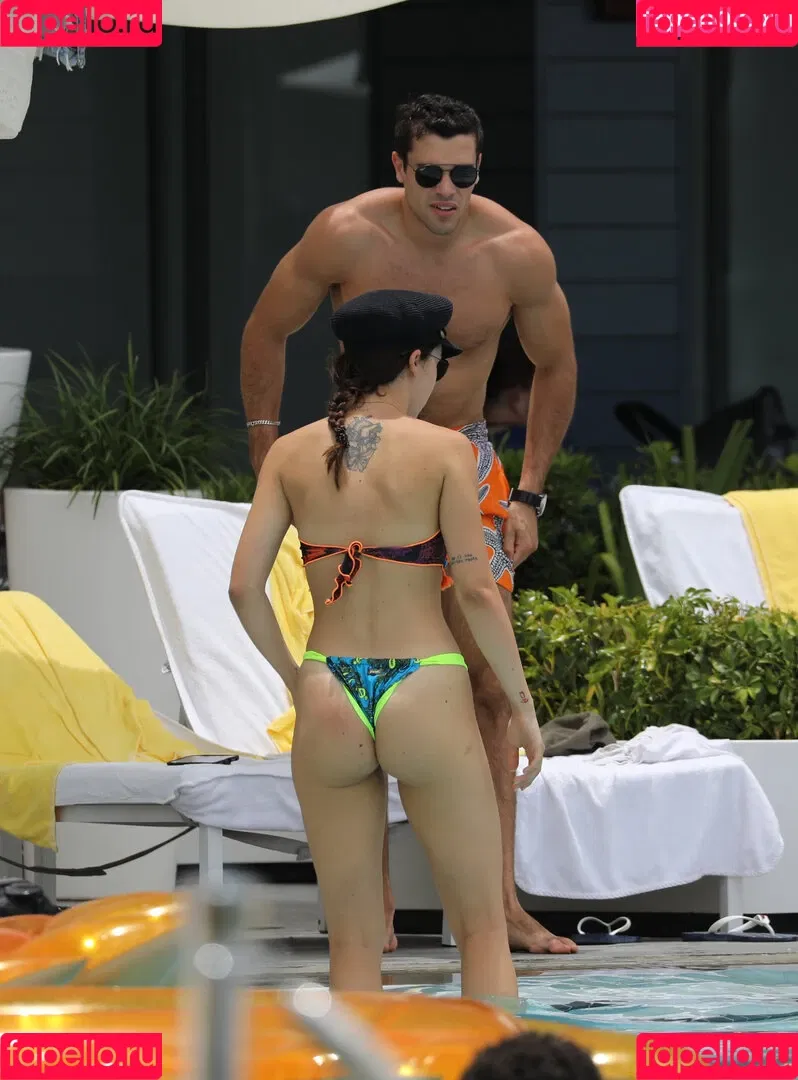 Aurora Ramazzotti / Michelle Hunziker's daughter / therealauroragram Onlyfans Photo Gallery 