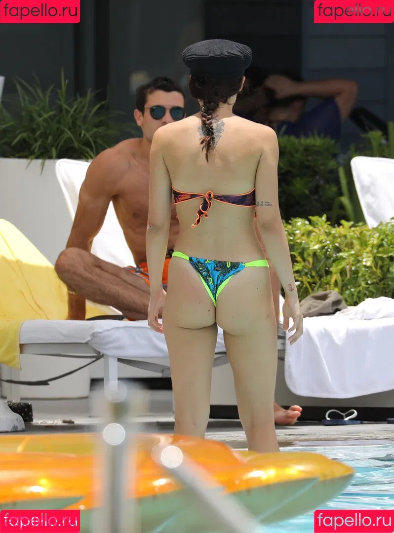 Aurora Ramazzotti / Michelle Hunziker's daughter / therealauroragram Onlyfans Photo Gallery 