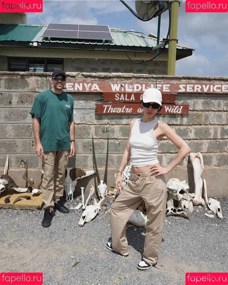 Aurora Ramazzotti / Michelle Hunziker's daughter / therealauroragram Onlyfans Photo Gallery 