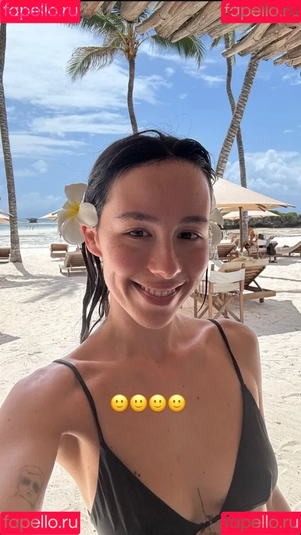 Aurora Ramazzotti / Michelle Hunziker's daughter / therealauroragram Onlyfans Photo Gallery 