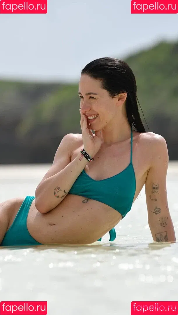 Aurora Ramazzotti / Michelle Hunziker's daughter / therealauroragram Onlyfans Photo Gallery 