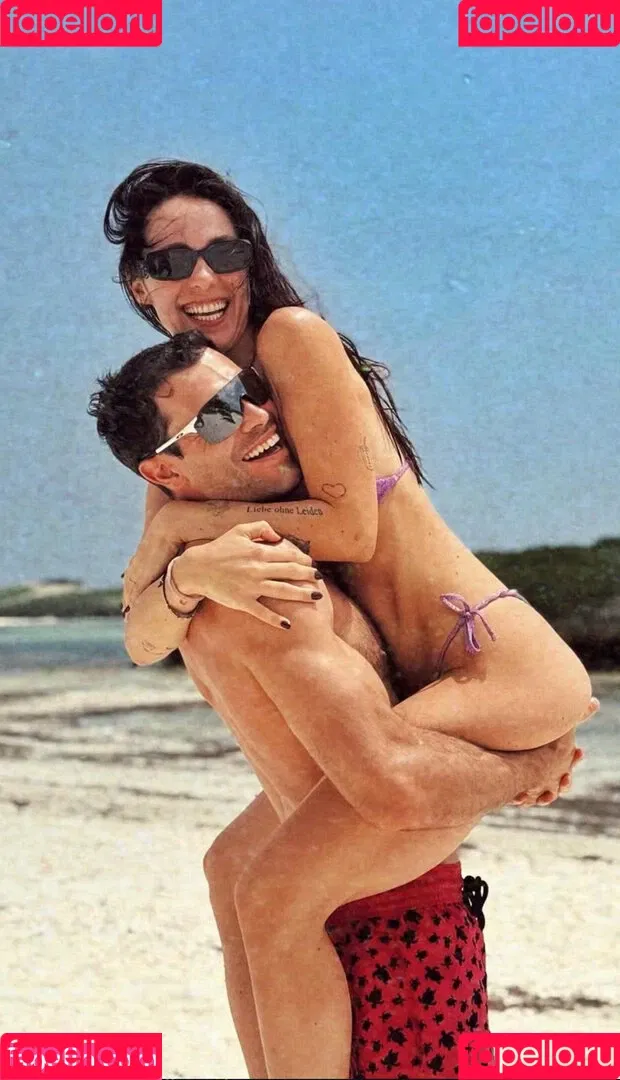 Aurora Ramazzotti / Michelle Hunziker's daughter / therealauroragram Onlyfans Photo Gallery 