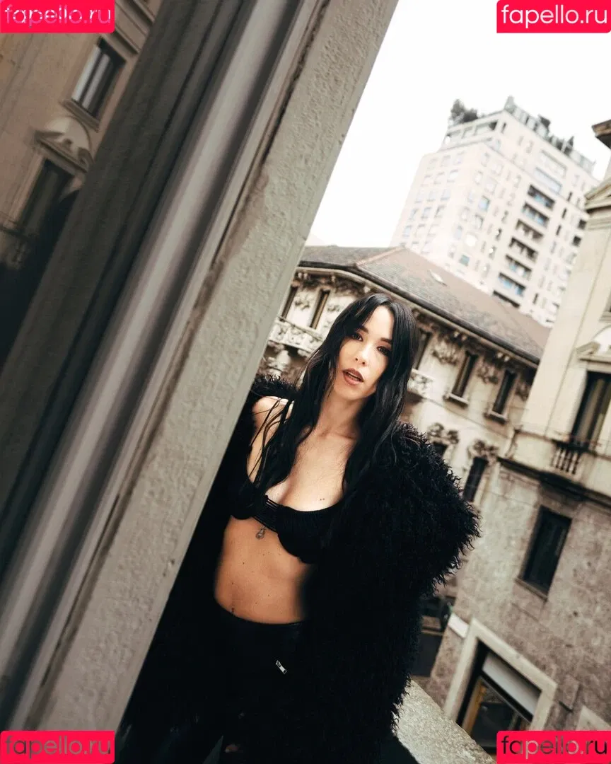 Aurora Ramazzotti / Michelle Hunziker's daughter / therealauroragram Onlyfans Photo Gallery 