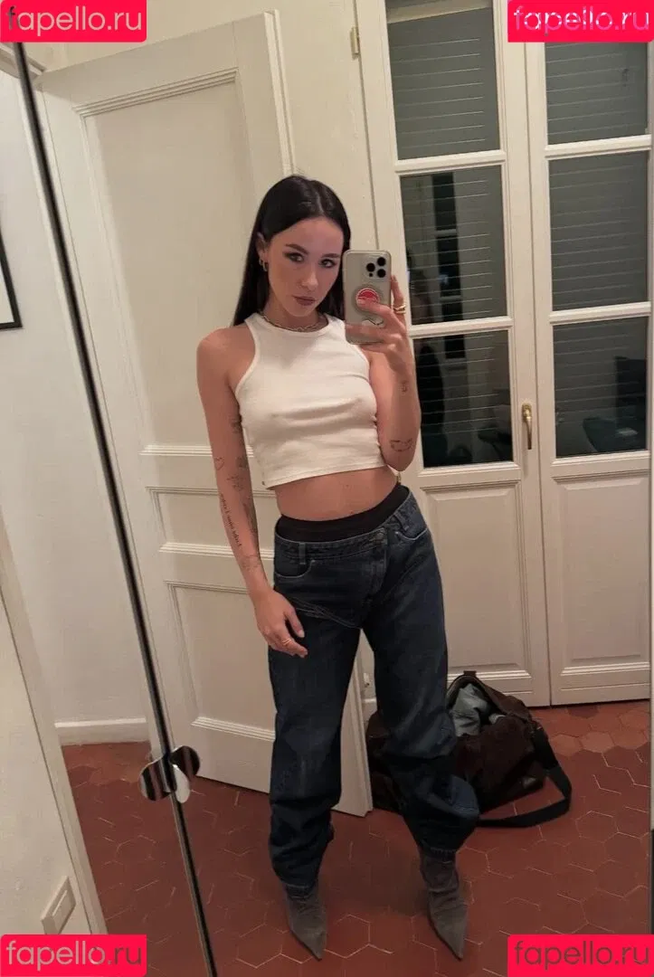 Aurora Ramazzotti / Michelle Hunziker's daughter / therealauroragram Onlyfans Photo Gallery 