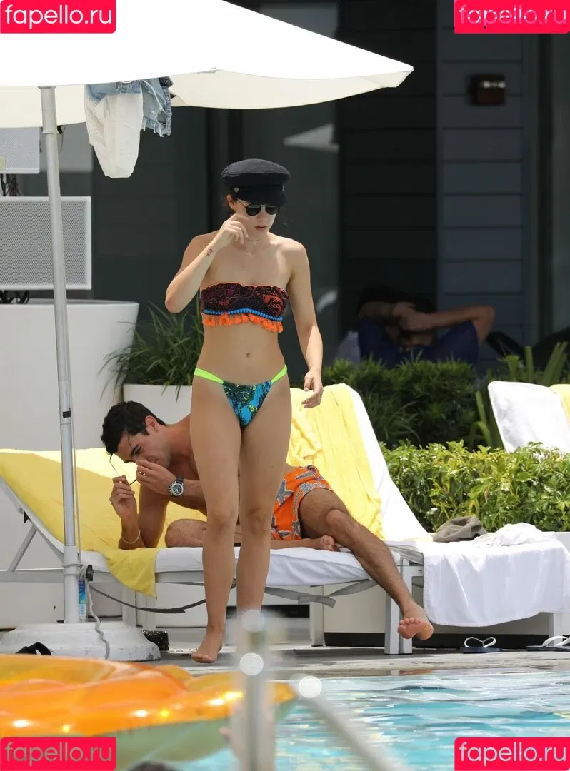 Aurora Ramazzotti / Michelle Hunziker's daughter / therealauroragram Onlyfans Photo Gallery 