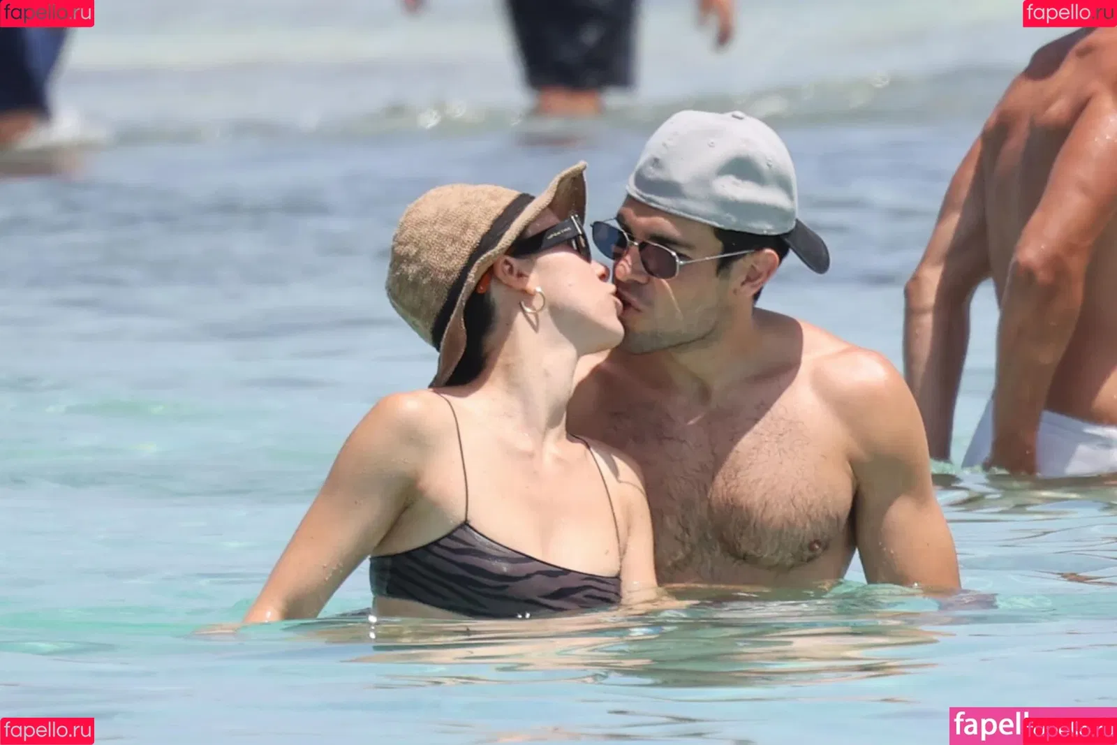 Aurora Ramazzotti / Michelle Hunziker's daughter / therealauroragram Onlyfans Photo Gallery 