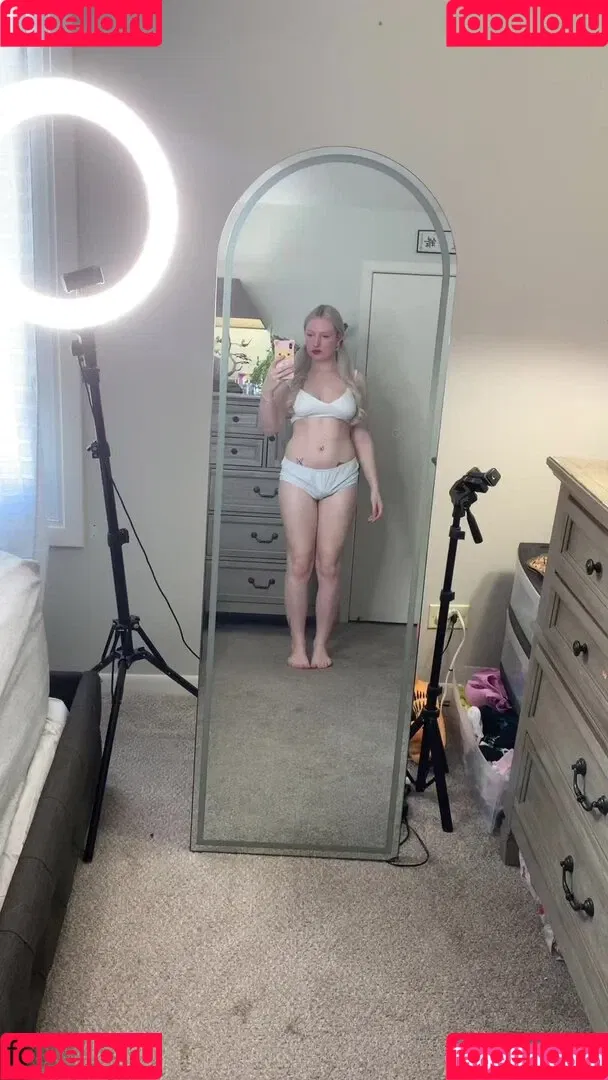 Cece Nicole Smith / anyuser / cecenicolesmith / ittybitty_cece_fitty Onlyfans Photo Gallery 