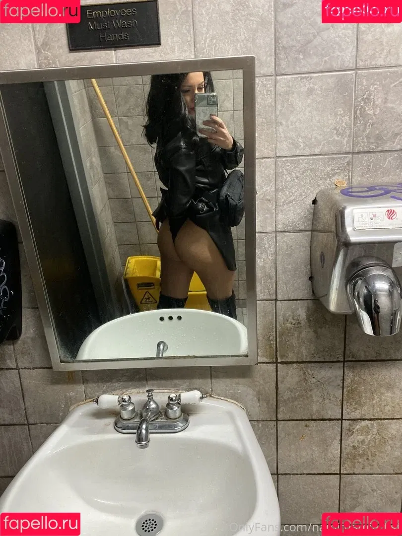 https: / mamiii111 / nami.lune / namimamilune Onlyfans Photo Gallery 