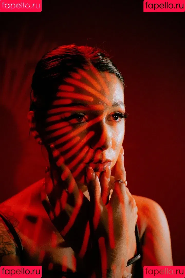 https: / mamiii111 / nami.lune / namimamilune Onlyfans Photo Gallery 