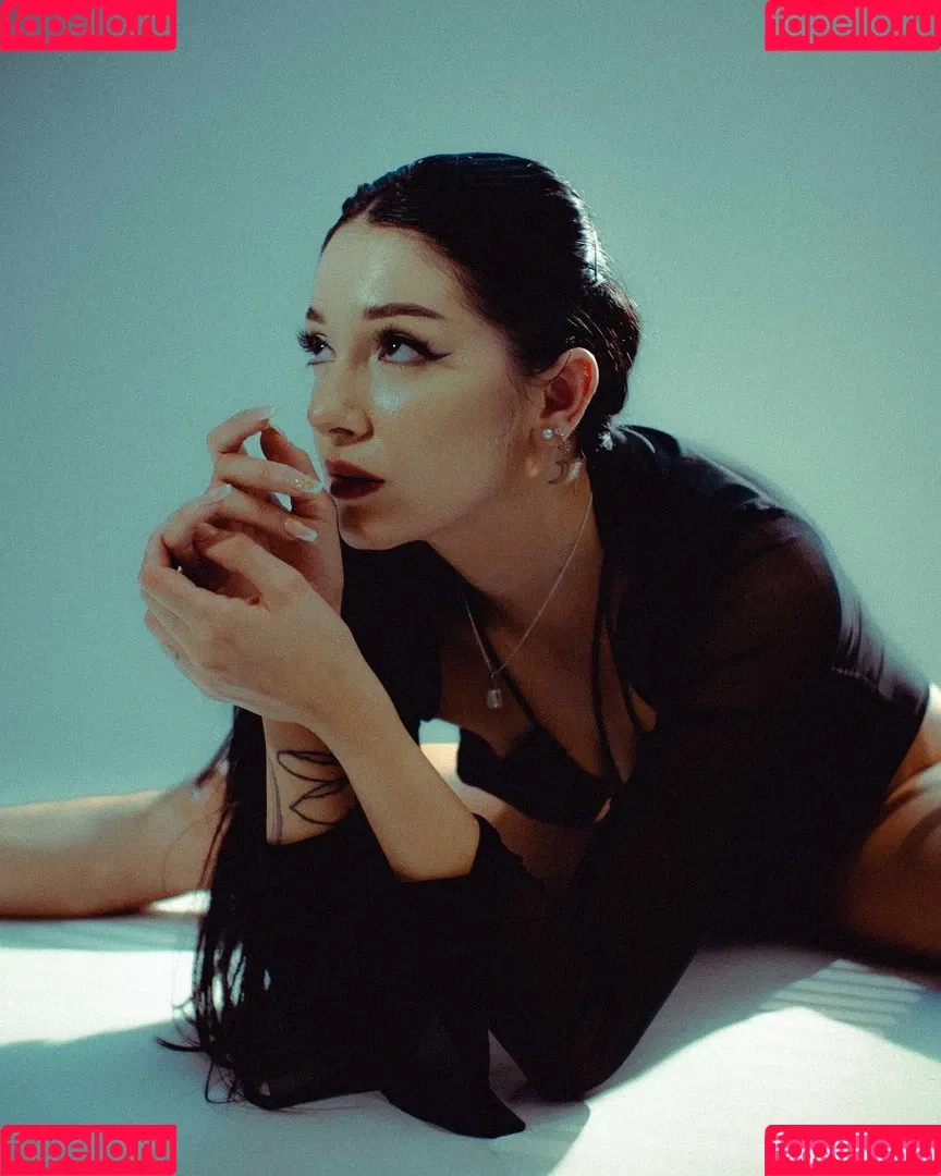 https: / mamiii111 / nami.lune / namimamilune Onlyfans Photo Gallery 