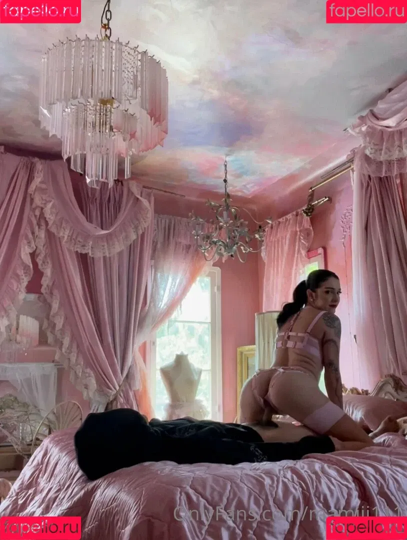 https: / mamiii111 / nami.lune / namimamilune Onlyfans Photo Gallery 