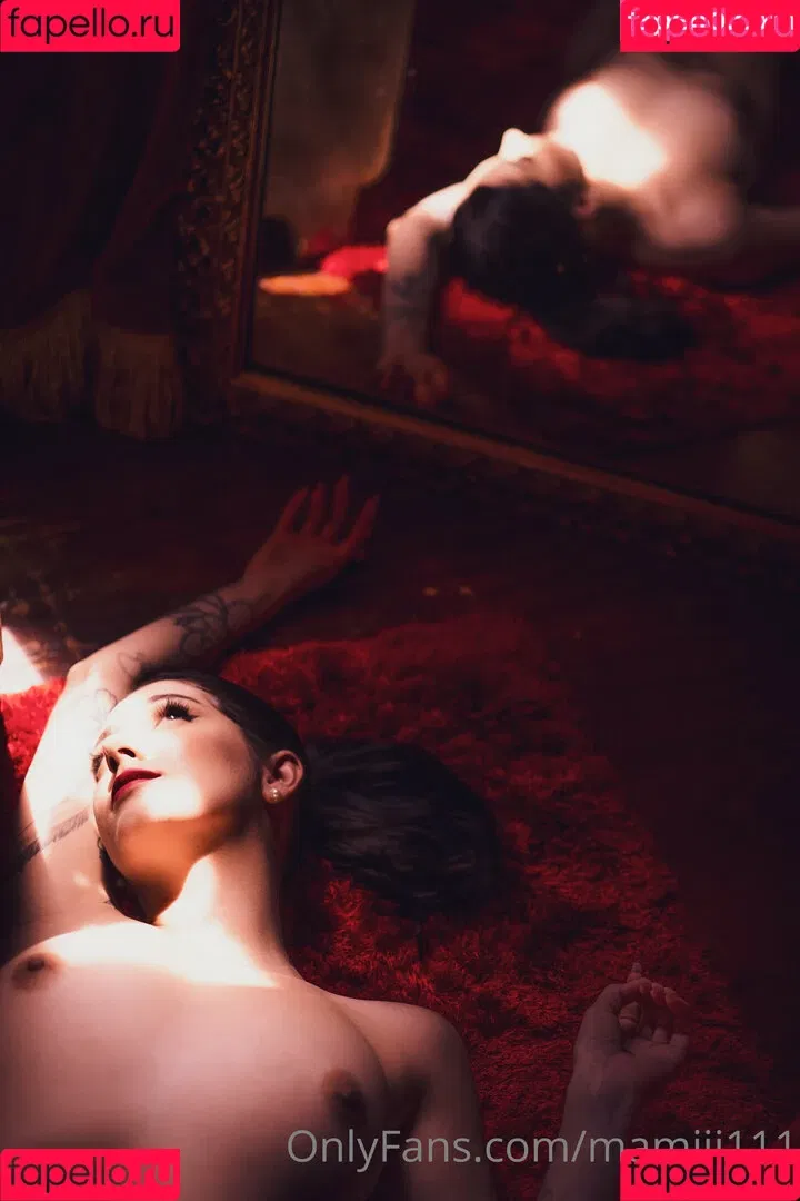 https: / mamiii111 / nami.lune / namimamilune Onlyfans Photo Gallery 