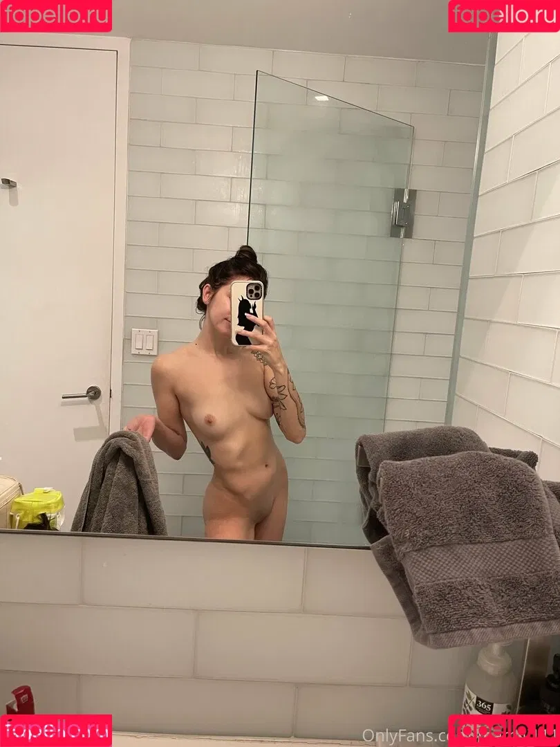 https: / mamiii111 / nami.lune / namimamilune Onlyfans Photo Gallery 