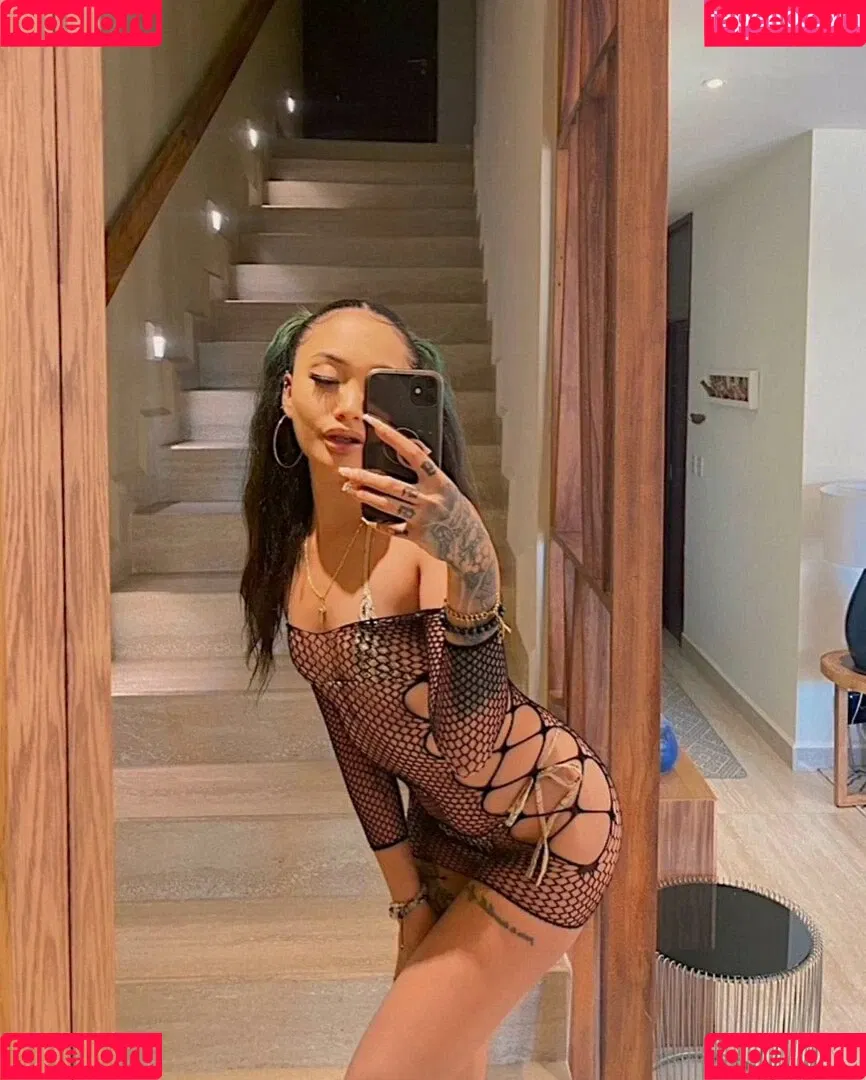 https: / mamiii111 / nami.lune / namimamilune Onlyfans Photo Gallery 