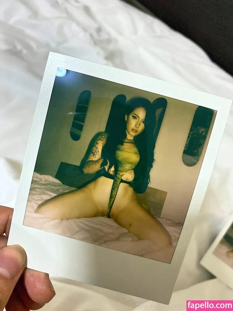 https: / mamiii111 / nami.lune / namimamilune Onlyfans Photo Gallery 