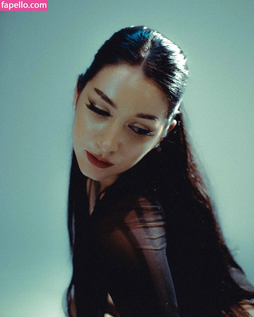 https: / mamiii111 / nami.lune / namimamilune Onlyfans Photo Gallery 