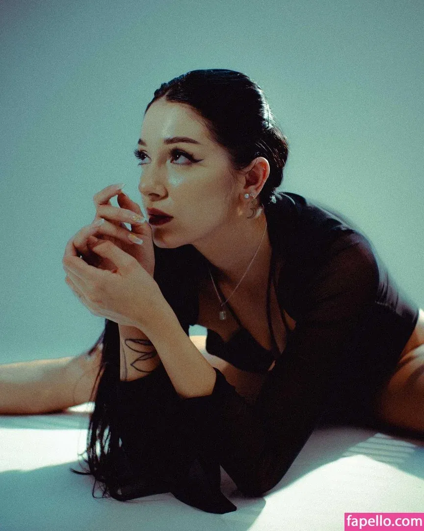 https: / mamiii111 / nami.lune / namimamilune Onlyfans Photo Gallery 