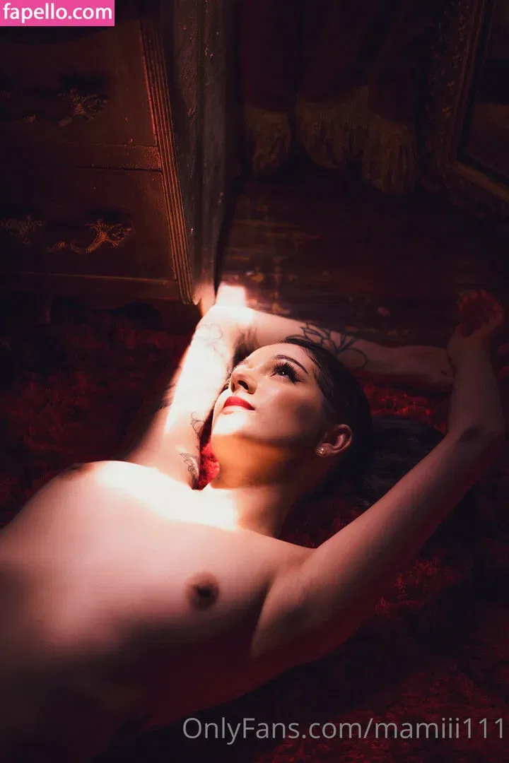 https: / mamiii111 / nami.lune / namimamilune Onlyfans Photo Gallery 