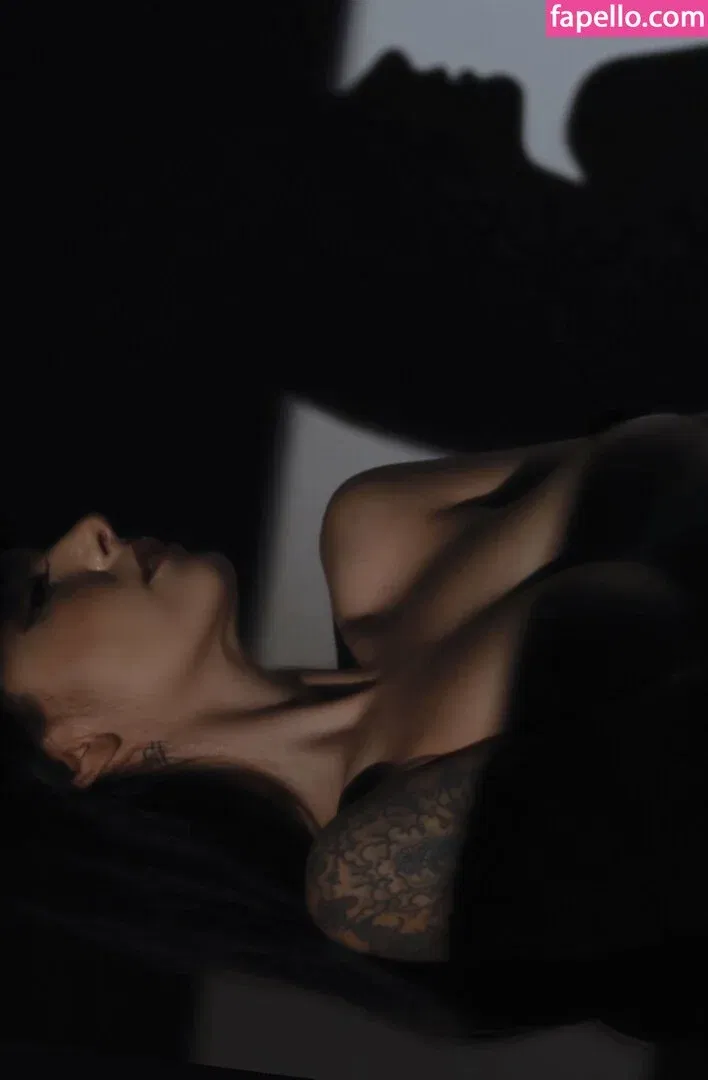 https: / mamiii111 / nami.lune / namimamilune Onlyfans Photo Gallery 