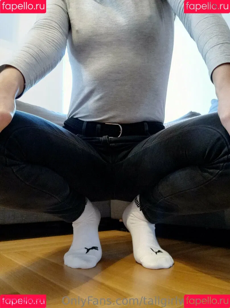 tallgirlsfanpage / tallgirlwithfeets Onlyfans Photo Gallery 