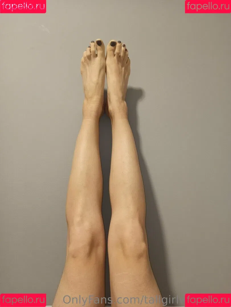tallgirlsfanpage / tallgirlwithfeets Onlyfans Photo Gallery 