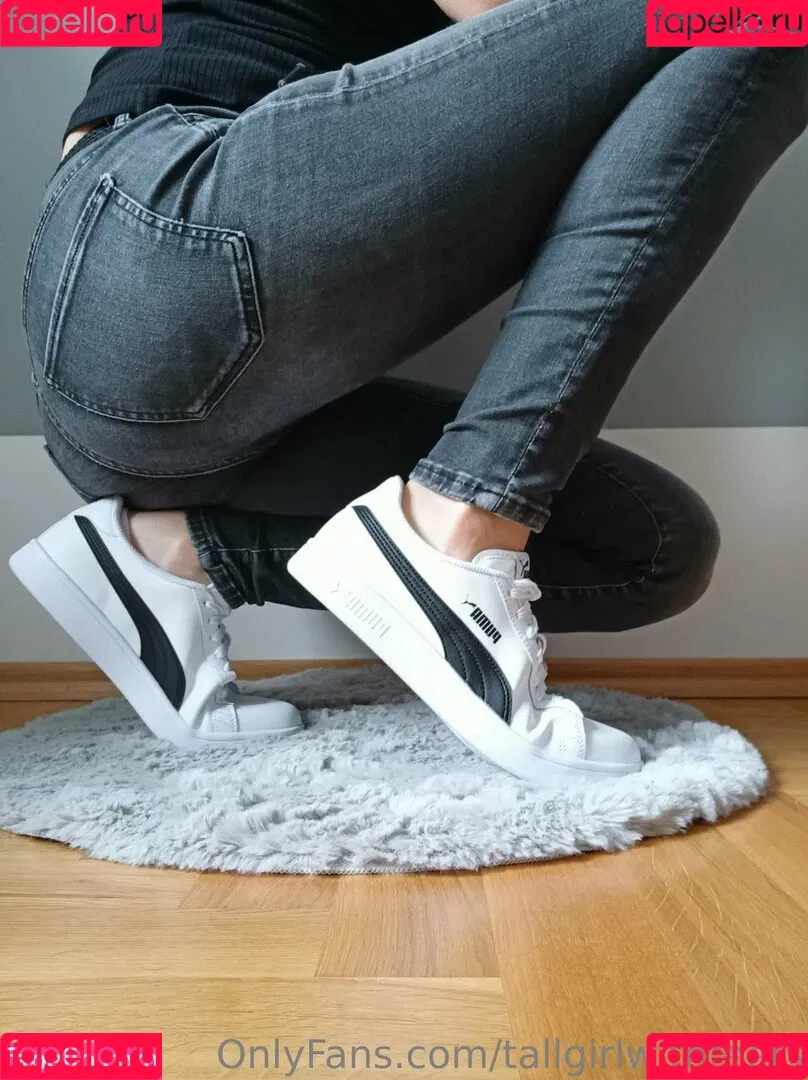 tallgirlsfanpage / tallgirlwithfeets Onlyfans Photo Gallery 