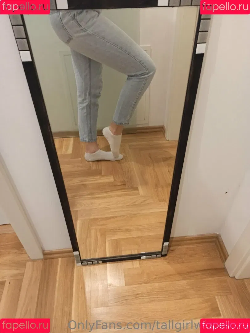tallgirlsfanpage / tallgirlwithfeets Onlyfans Photo Gallery 