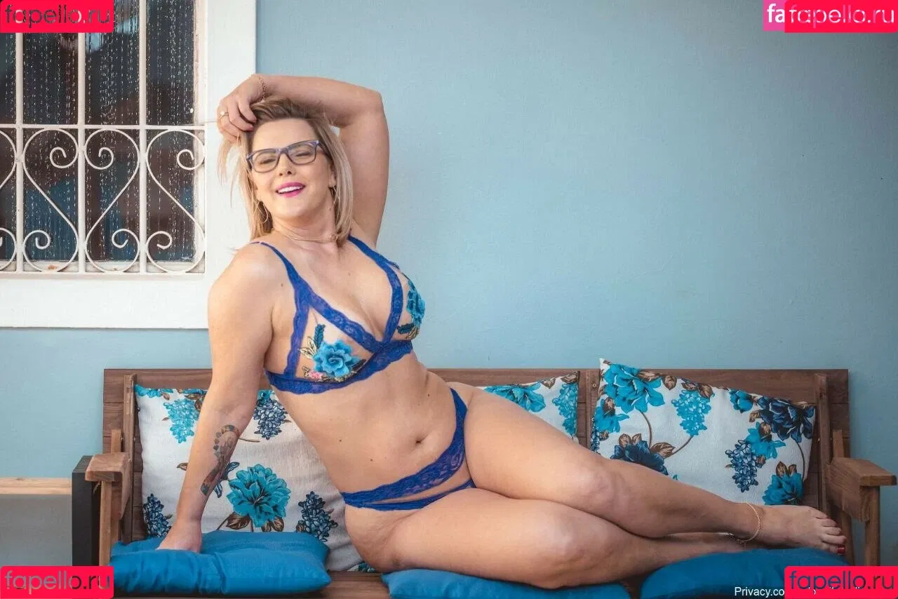 Julia Von Muhlen / juliavon36 / loirajuliavon Onlyfans Photo Gallery 