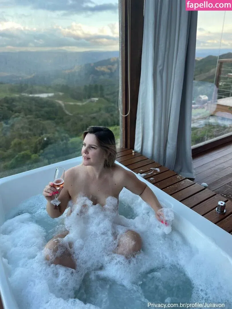 Julia Von Muhlen / juliavon36 / loirajuliavon Onlyfans Photo Gallery 