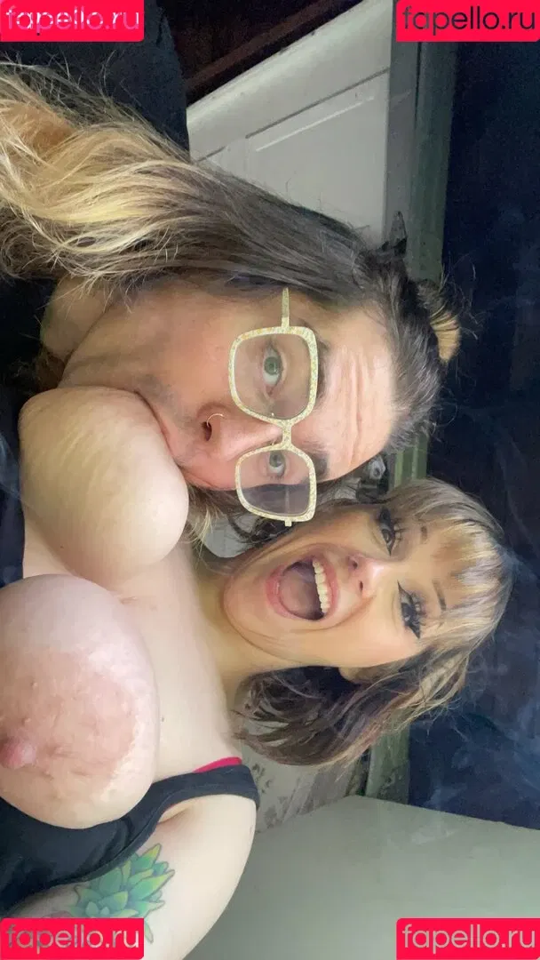 xolittlelady6 / xolittleladyox / xolittleladyxo Onlyfans Photo Gallery 