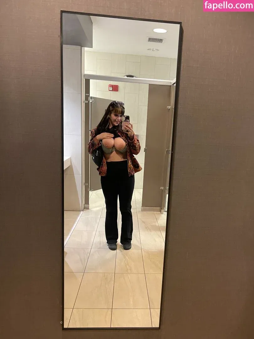 xolittlelady6 / xolittleladyox / xolittleladyxo Onlyfans Photo Gallery 