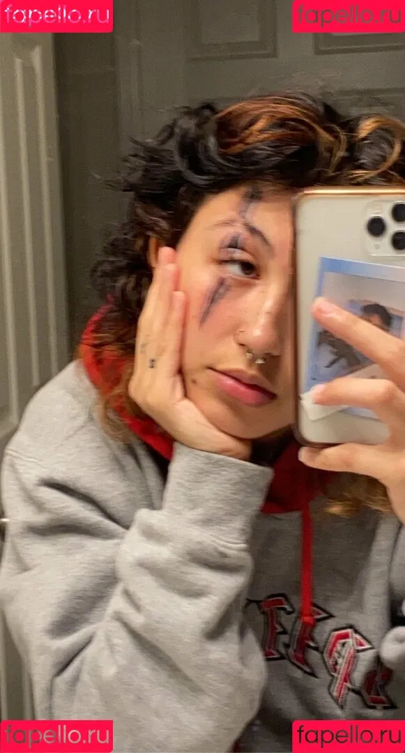 Azmideus / Suedmza / xslxtx Onlyfans Photo Gallery 