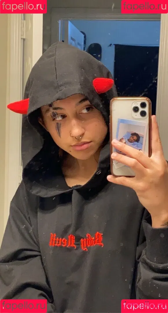 Azmideus / Suedmza / xslxtx Onlyfans Photo Gallery 